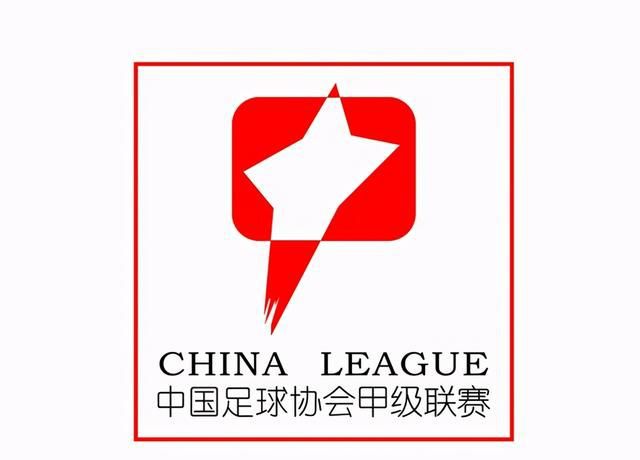 据The Athletic报道，2022年夏天，滕哈赫原本力主引进德容，但当时高层告知他没有足够转会预算，最后匆匆签下卡塞米罗。